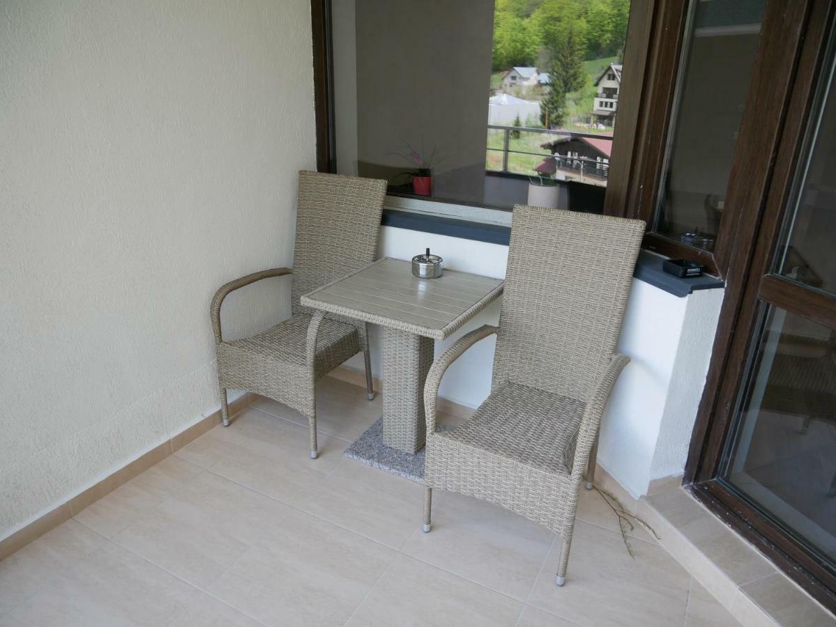 Riky Apart Mountain View Apartment Синая Екстериор снимка